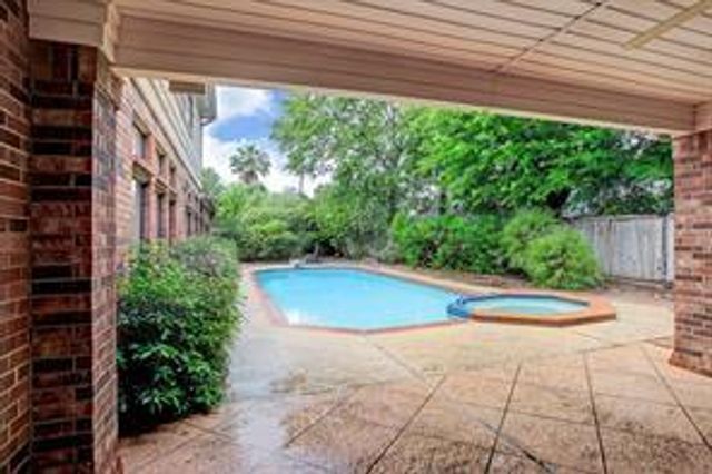 13238 Oregold Drive, Houston, TX 77041