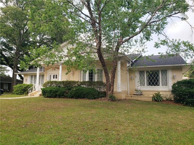 1221 Westbury Drive, Mobile, AL 36609