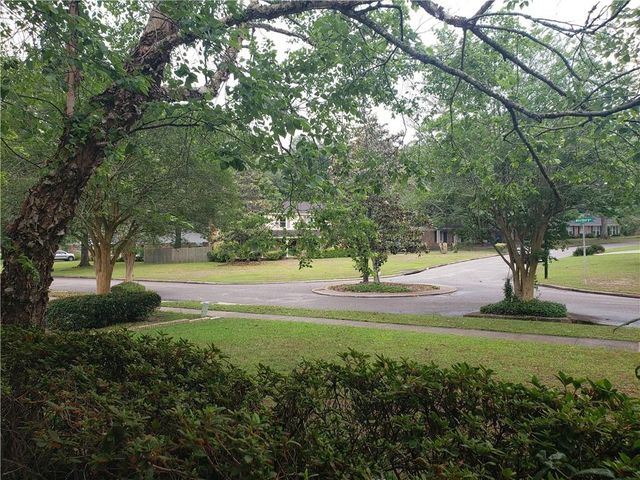 1221 Westbury Drive, Mobile, AL 36609
