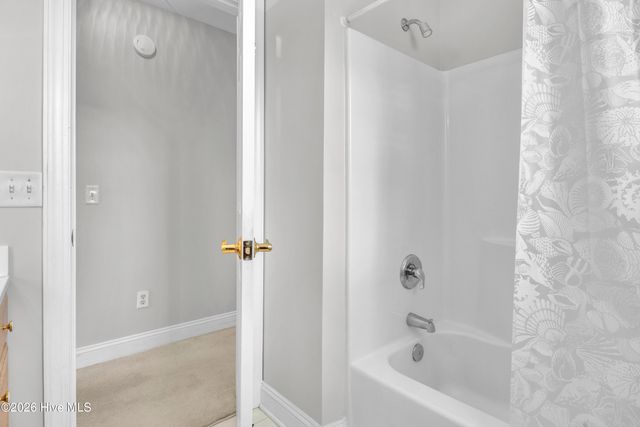 211 Waters Point Court, Wilmington, NC 28412