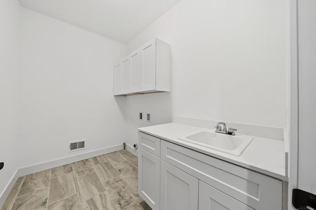 1073 Williamson Circle, Pontiac, MI 48340