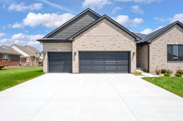 1073 Williamson Circle, Pontiac, MI 48340