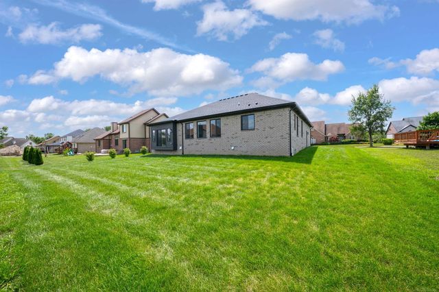 1073 Williamson Circle, Pontiac, MI 48340