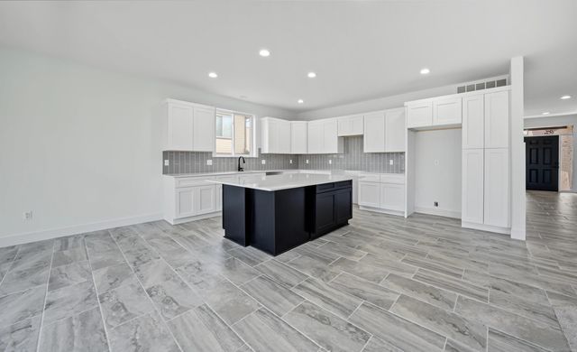 1073 Williamson Circle, Pontiac, MI 48340
