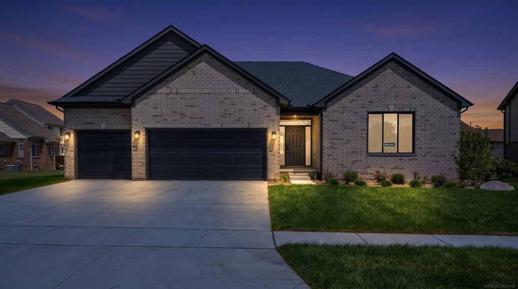 1073 Williamson Circle, Pontiac, MI 48340