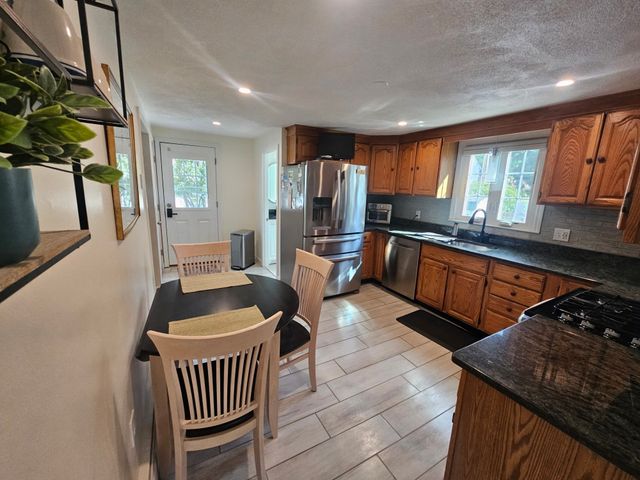 30 Pratt St, Tewksbury, MA 01876