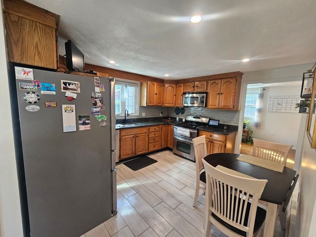 30 Pratt St, Tewksbury, MA 01876