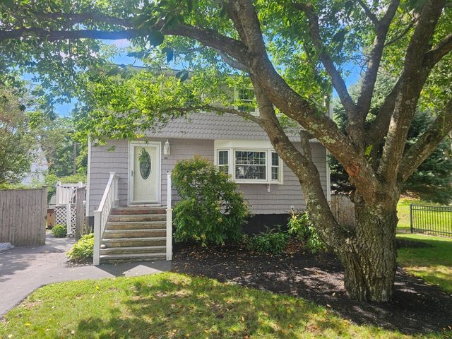 30 Pratt St, Tewksbury, MA 01876