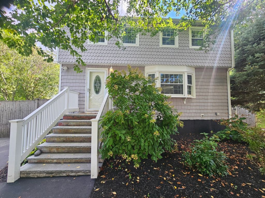 30 Pratt St, Tewksbury, MA 01876