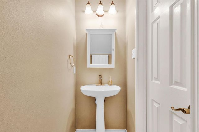 31 N Walden Elms Circle, Spring, TX 77382