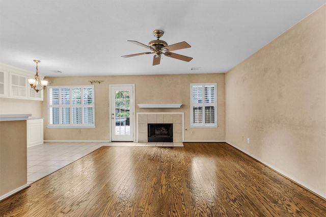 31 N Walden Elms Circle, Spring, TX 77382
