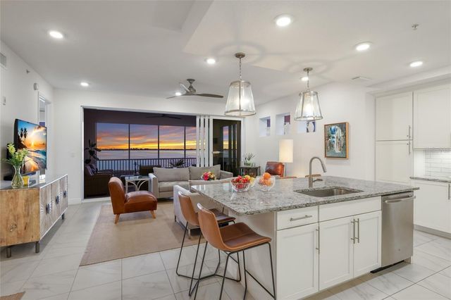 376 ARUBA CIRCLE 203, Bradenton, FL 34209