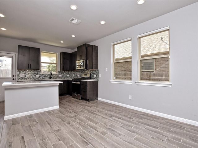 2005 Garretts WAY, Manchaca, TX 78652