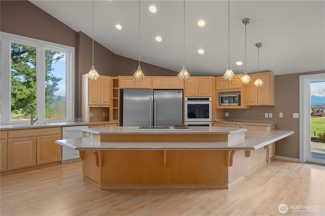 41818 222nd Avenue SE, Enumclaw, WA 98022