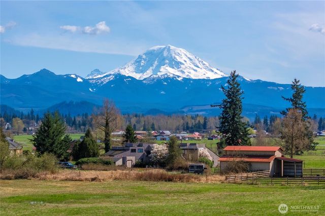 41818 222nd Avenue SE, Enumclaw, WA 98022