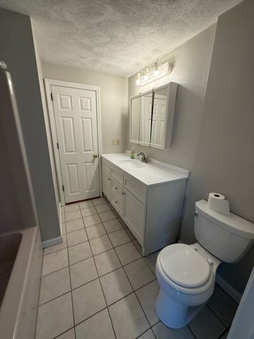 22 Leonard Rd, Framingham, MA 01701