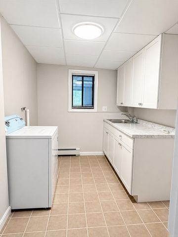 22 Leonard Rd, Framingham, MA 01701