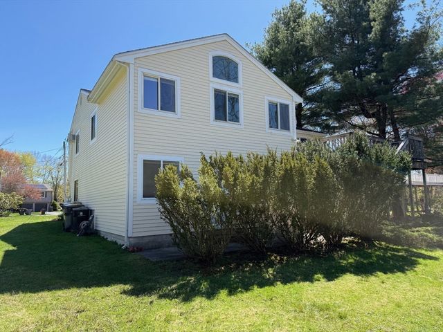 22 Leonard Rd, Framingham, MA 01701