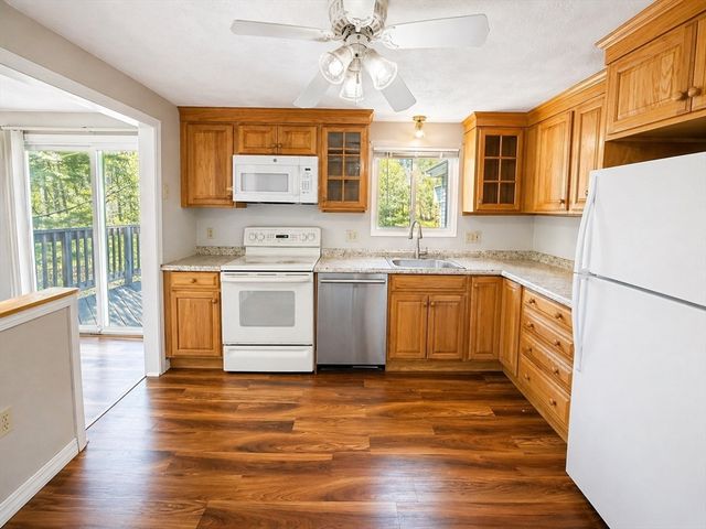 22 Leonard Rd, Framingham, MA 01701