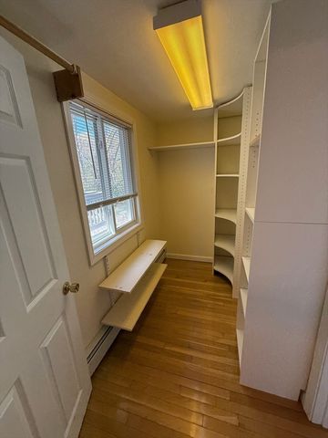 22 Leonard Rd, Framingham, MA 01701