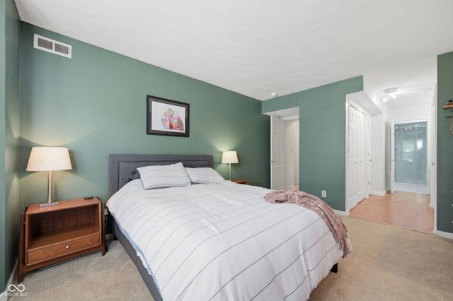 7601 Newport Bay Drive 112, Indianapolis, IN 46240
