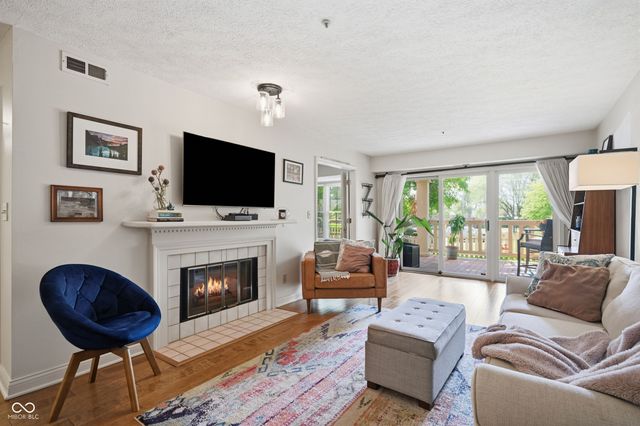 7601 Newport Bay Drive 112, Indianapolis, IN 46240