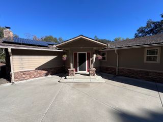 12330 E Evans Creek Road, Rogue River, OR 97537