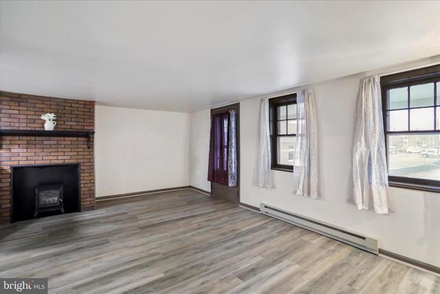 129 E FRANKLIN ST, Greencastle, PA 17225