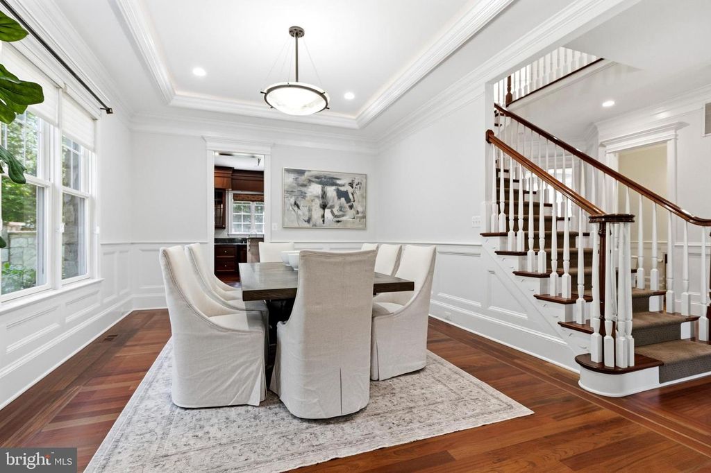 Image 10 of property listing at 7527 WESTFIELD DR, Bethesda, MD 20817