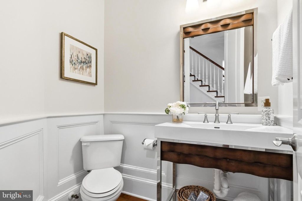 Image 13 of property listing at 7527 WESTFIELD DR, Bethesda, MD 20817