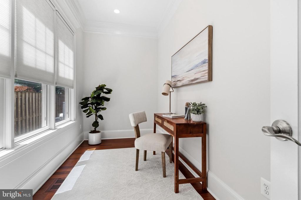 Image 18 of property listing at 7527 WESTFIELD DR, Bethesda, MD 20817