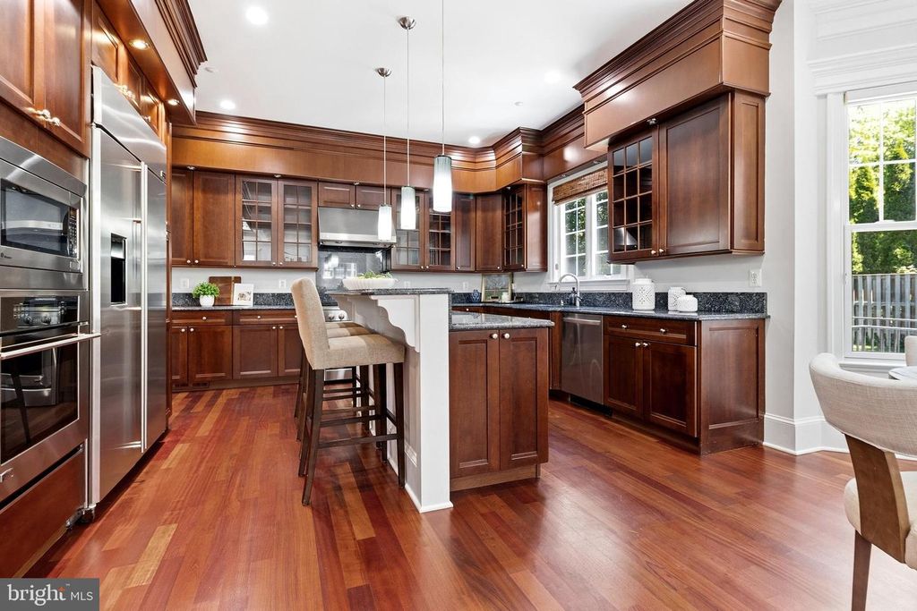 Image 20 of property listing at 7527 WESTFIELD DR, Bethesda, MD 20817