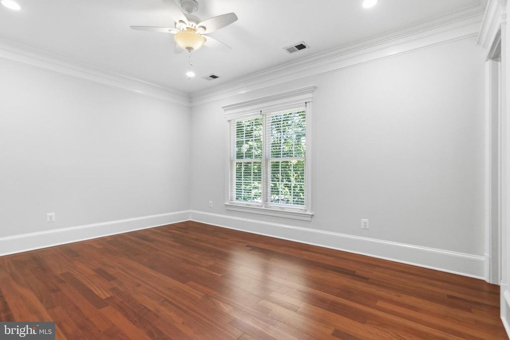 Image 43 of property listing at 7527 WESTFIELD DR, Bethesda, MD 20817