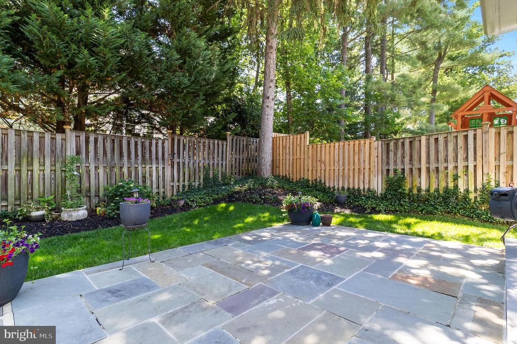 Image 75 of property listing at 7527 WESTFIELD DR, Bethesda, MD 20817