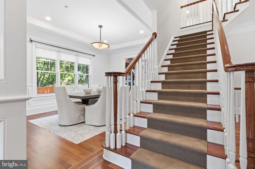 Image 9 of property listing at 7527 WESTFIELD DR, Bethesda, MD 20817