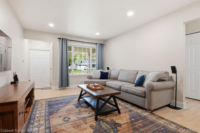 14954 Norman Street, Livonia, MI 48154