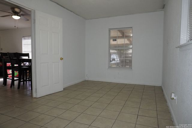 257 Longview Dr, San Antonio, TX 78220