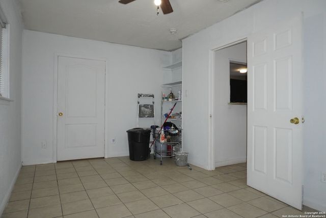 257 Longview Dr, San Antonio, TX 78220