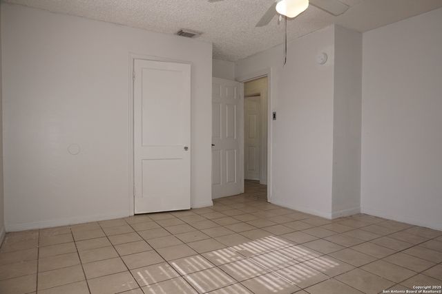 257 Longview Dr, San Antonio, TX 78220