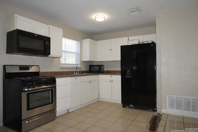 257 Longview Dr, San Antonio, TX 78220