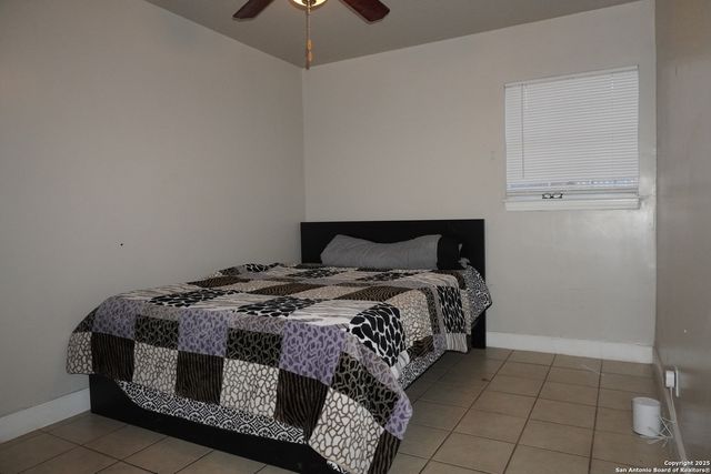 257 Longview Dr, San Antonio, TX 78220