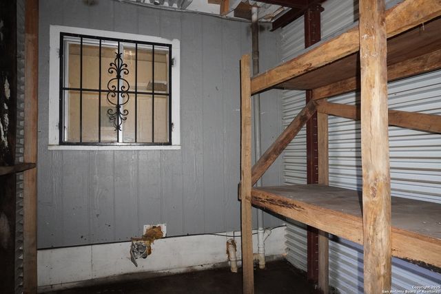 257 Longview Dr, San Antonio, TX 78220