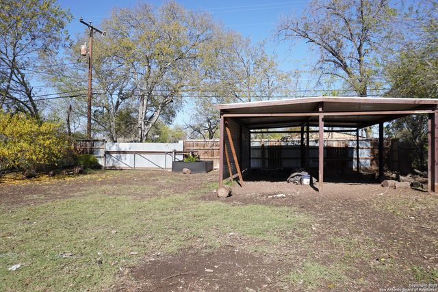 257 Longview Dr, San Antonio, TX 78220