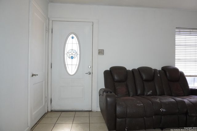 257 Longview Dr, San Antonio, TX 78220