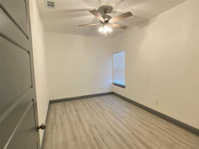 823 E Arlington Avenue, Fort Worth, TX 76104