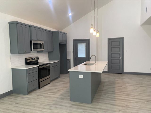 823 E Arlington Avenue, Fort Worth, TX 76104