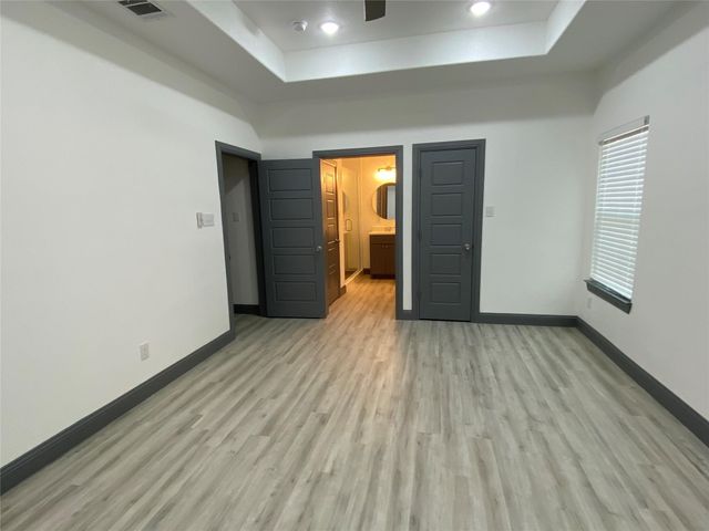 823 E Arlington Avenue, Fort Worth, TX 76104