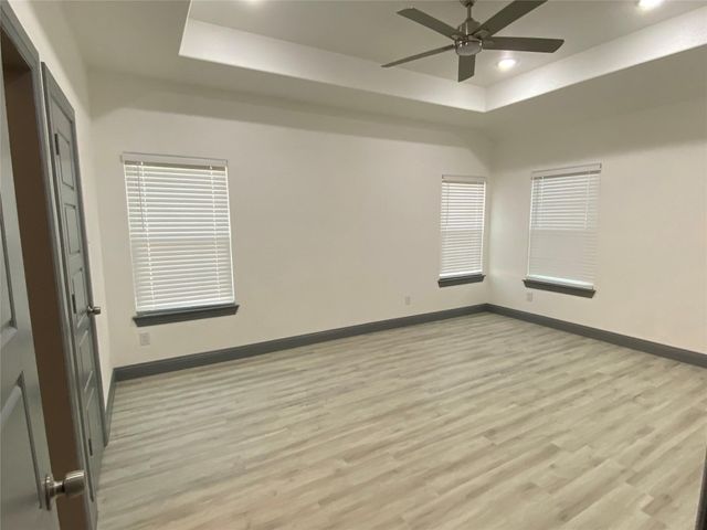 823 E Arlington Avenue, Fort Worth, TX 76104
