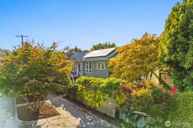 3218 S Byron Street, Seattle, WA 98144