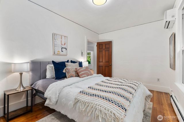 3218 S Byron Street, Seattle, WA 98144